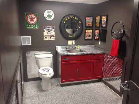 Dream Mechanic Garage, Auto Shop Decor Ideas, Garage Shop Bathroom Ideas, Mechanic Office, Small Auto Shop Ideas, Car Shop Office Ideas, Garage Bathroom Man Caves, Automotive Shop Ideas, Mechanic Shop Office Ideas