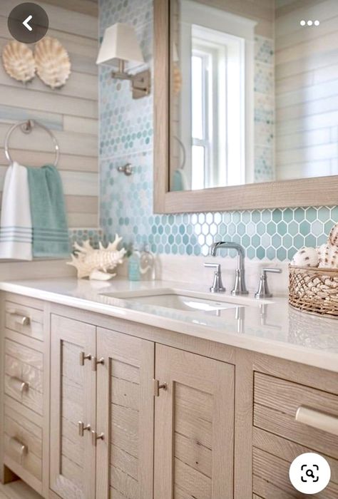 Coastal Bathroom Ideas, Beachy Bathroom, Beach House Bathroom, Beach House Interior Design, Coastal Bathroom, Dream Beach Houses, Coastal Bathrooms, Beach House Interior, Girls Bathroom