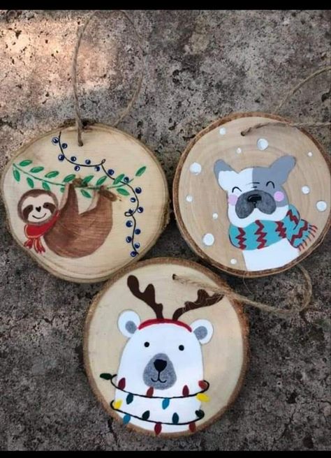 Girls Christmas Party, Wood Cookies, Ornament Cookies, Fun Ornaments, Painted Christmas Ornaments, Wood Slice Ornament, Winter Animals, Wood Christmas Ornaments, Painted Ornaments