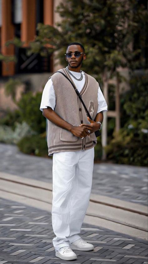 Men Brown Outfit, Men White Outfit, Black And White Outfit For Men, Brown And White Outfit, Outfit Inspo For Men, Men Fashion Aesthetic, Winter Night Outfit, White Tee Men, White Outfit For Men