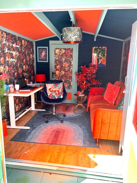 Home Office Shed Interior, Orange Office Design, Maximalist Office, Turquoise Office, Home Office Shed, Orange Office, Spare Room Office, Brown Desk, Office Guest Bedroom