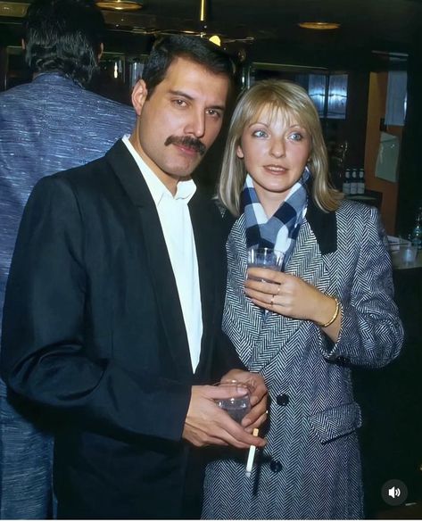 Freddie Mercury Young, Freddie Mercury And Mary Austin, Mary Austin Freddie Mercury, Freddie Mercury Quotes, Fred Mercury, Freddie My Love, Mary Austin, Champions Of The World, 80s Pop