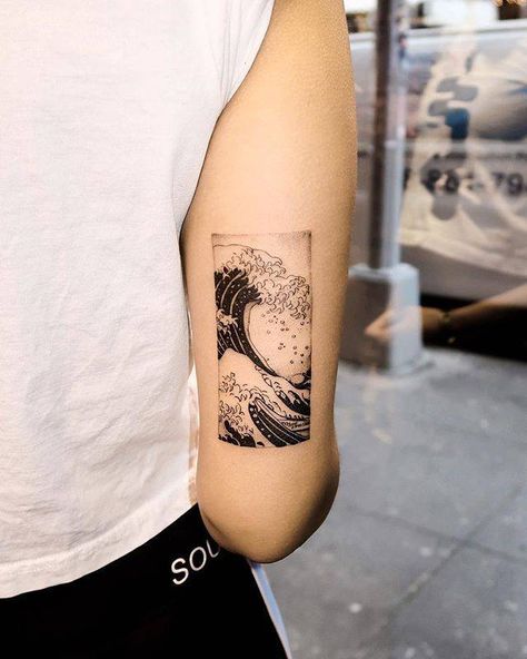 Wave Off Kanagawa Tattoo, Kanagawa Tattoo, Japanese Wave Tattoos, Wave Tattoo Design, Explore Tattoo, The Great Wave, Great Wave Off Kanagawa, Waves Tattoo, Band Tattoo