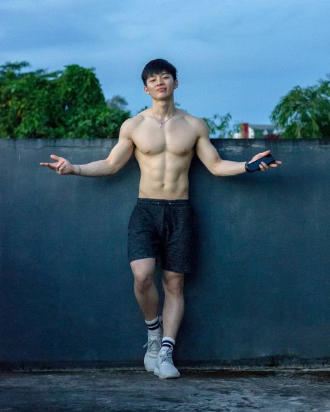 Asian Men Short Hairstyle, Lean Body Men, Lean Men, Pap Cogan, Asian Men Hairstyle, Gym Guys, Muscle Hunk, Asian Guys, Handsome Asian Men