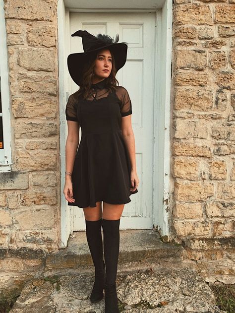 Modest Witch Costume, 90s Witch Costume, Casual Witch Outfit Halloween, Teacher Witch Costume Diy, Easy Adult Witch Costume Diy, Pretty Witch Costume For Women, Modern Witch Halloween Costume, Easy Witch Outfit, Witches Night Out Outfit