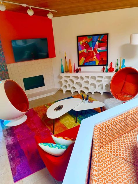 60s Mod Aesthetic Decor, Groovy Aesthetic Interior, Wacky Postmodern, Hedonistic Disco Interior Design, Maxamilist Interior Blue, Funky Interior Design, Disney Minimalist, Retro Interior Design, Living Room Color Schemes