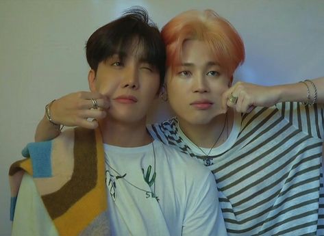 Jihope/Hopemin Image shared by 🌹 stream on! 🌹. on We Heart It Bts Ships, Jhope Cute, Gwangju, Korean Boy, Dibujos Cute, Reasons To Live, About Bts, Bts Members, Bts Boys