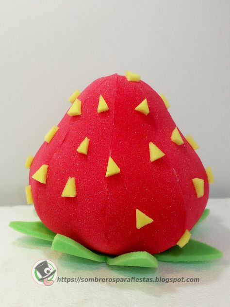 sombrero de hule espuma rojo con verde con forma de fresa Watermelon, Fruit, Halloween, Red, Anime, Design, Molde