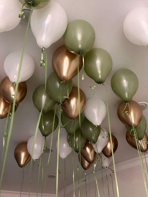 Shades Of Green Theme Party, March Bday Party Ideas, Green Birthday Astethic, Light Green Birthday Theme, Green Bridal Shower Theme, Green Birthday Aesthetic, 18th Birthday Party Ideas Theme Decoration, 29 Birthday Ideas For Her, 28th Birthday Ideas