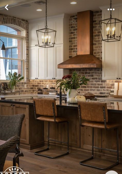 Southwest Kitchen, Copper Kitchen Backsplash, Vintage Living Room Decor, Boho Style Room, Kitchen Hood Design, Brick Backsplash Kitchen, Copper Hood, Copper Range Hood, Brick Kitchen