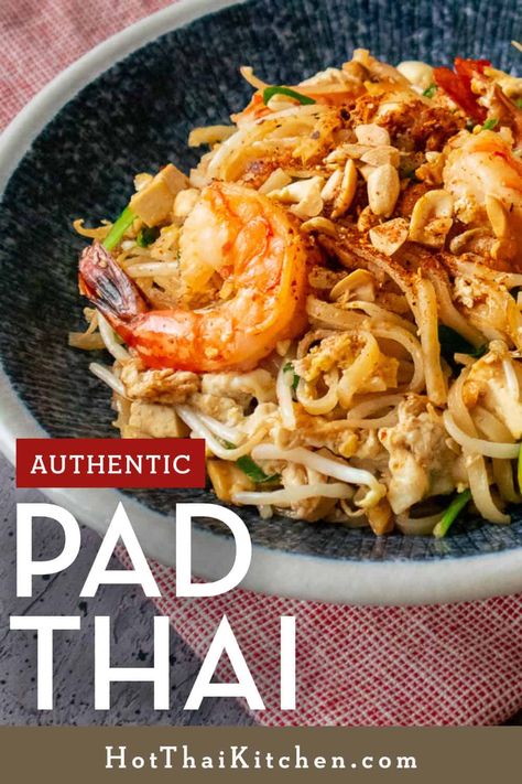 Pad thai as it should be. No ketchup, not overly sweet, lots of bean sprouts, this will change how you see pad thai forever. Authentic Pad Thai Recipe, Best Pad Thai Recipe, Thai Mat, Pad Thai Recipe Authentic, Easy Thai Recipes, Thai Recipes Authentic, Vegan Pad Thai, Pad Thai Sauce, Thai Kitchen