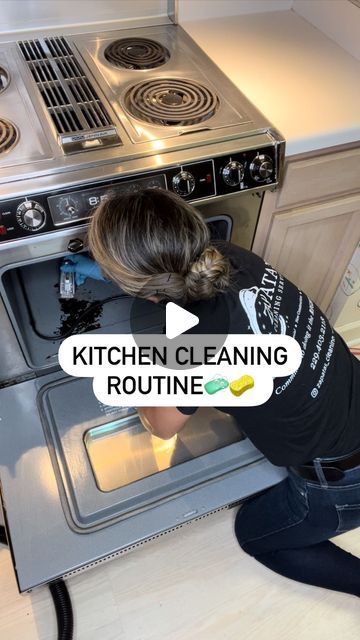 Kellsie Zapata | Cleaning Tutorials & Motivation on Instagram: "A few days ago, I posted a video showing you the cleaning supplies I packed for a kitchen cleaning. Now let me show you how I use all of these products. First, I start with my @glovesinabottleusa . This hand-shielding lotion provides constant protection to my hands, even though I’m touching various cleaning chemicals and getting my hands wet a lot. Then, I spray the oven with the blue can of Easy Off. I move on to the dishwasher. I Cleaning Motivation Videos, Clean With Me Videos, Clean The Oven, Cleaning Videos, The Dishwasher, Cleaning Tricks, Organizing Hacks, Cleaning Motivation, Cleaning Chemicals