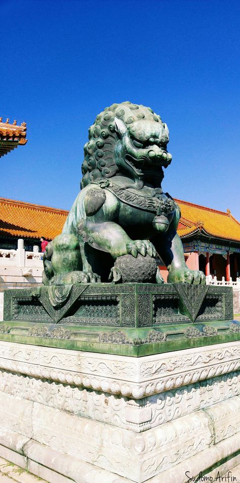 Chinese Lion Jade Statue #Flickr #Photography Chinese Creatures, Tattoo Chinese, Stone Age Art, Chinese Lion, Guardian Lion, Lion Statue, Stone Lion, Drawing Competition, Fu Dog