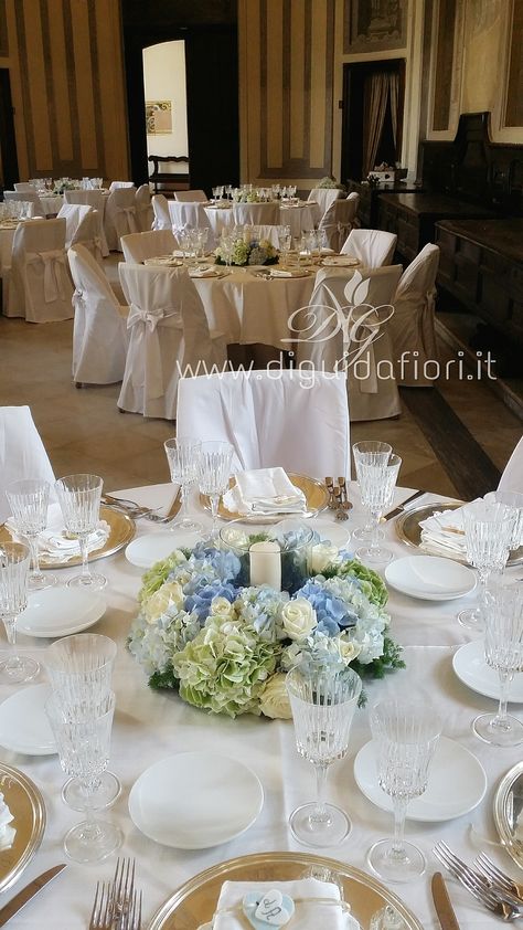 Centrotavola floreale per matrimonio Chiostro di Santa Chiara Santa Chiara, Baby Boy Decorations, Centerpieces Ideas, Blue Centerpieces, Blue Suit Wedding, Wedding Guest List, Rustic Wedding Flowers, Rustic Blue, Dusty Blue Weddings