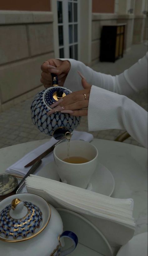 Coffee Luxury, Fine Aesthetic, Mini Decorations, Bree Van De Kamp, Career Vision Board, Aesthetic Content, Rich Girl Lifestyle, Gold Girl, Luxury Lifestyle Dreams