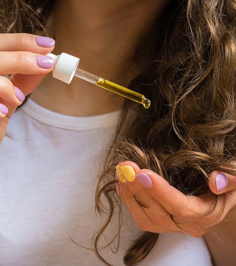 7 Essential Oils And Their Health Benefits While Breastfeeding Speed Hair Growth, Best Hair Oil, Essential Oils For Hair, Hair Growth Serum, Brittle Hair, Best Oils, Hair Problems, Curly Hair Tips, Hair Growth Oil