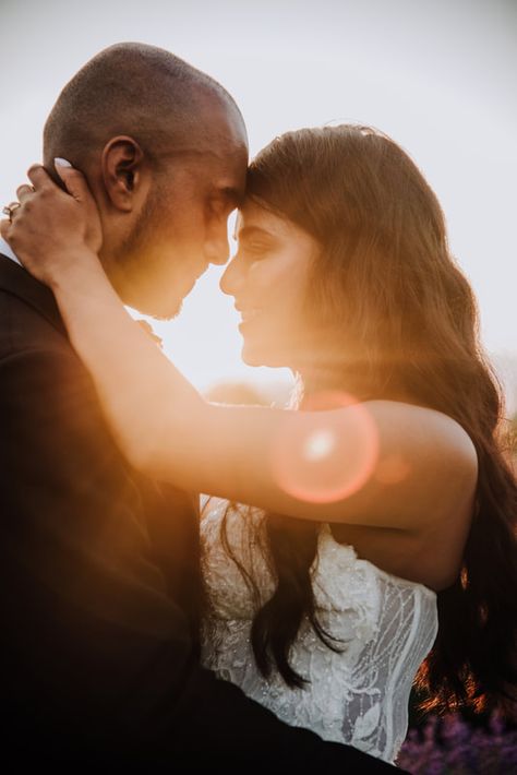 Bride And Groom Golden Hour, Couple Photoshoot Poses Romantic Wedding Photography, Sunset Prewedding Shoot, Sunrise Prewedding Photography, Sunset Photos Wedding, Sunset Pre Wedding Shoot, Sunset Wedding Photos Golden Hour, Golden Hour Couples Photography, Couples Portraits Poses