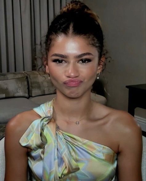 Zendaya Interview, Estilo Zendaya, Zendaya Maree Stoermer Coleman, Zendaya Outfits, Zendaya Style, Zendaya Coleman, Space Jam, Fav Celebs, Look Fashion