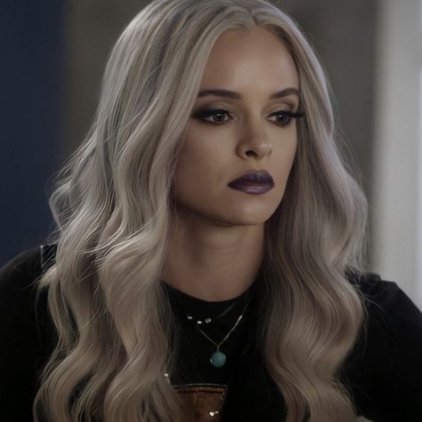 Killer Frost Aesthetic, Daniel Panabaker, Danielle Panabaker The Flash, Caitlyn Snow, Straight Eyebrows, Star Wars Padme, Killer Frost, Flash Tv Series, Danielle Panabaker