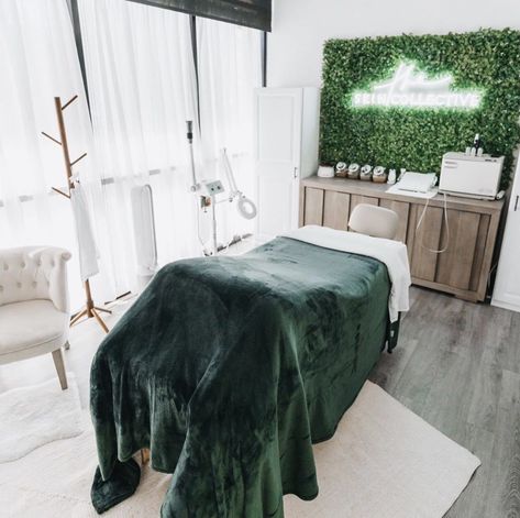 Spa Room Design, Spa Massage Room, Facial Room, Tech Room, Esthetician Room Decor, Esthetics Room, Spa Room Decor, Salon Suites Decor, Esthetician Room