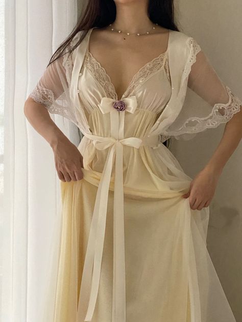 Vintage Night Gown Aesthetic, Silk Night Gown Aesthetic, Sleep Wear Aesthetic, Elegant Nightgown, Gown Aesthetic, Cute Nightgowns, Oc Dress, Night Gown Dress, Night Gowns