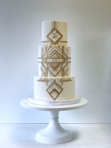 Art Deco Cake Wedding, 20s Wedding Cake, Wedding Cake Art Deco, Gatsby Wedding Cake, 1920s Wedding Cake, 1920s Cake, Great Gatsby Cake, Sequin Wedding Cake, Gatsby Cake