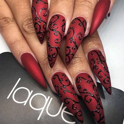 44 Stunning Designs For Stiletto Nails For A Daring New Look Gothic Nails, Stiletto Nails Designs, Super Nails, Nailed It, Fancy Nails, Creative Nails, Holiday Nails, Acrylic Nail Designs, Trendy Nails