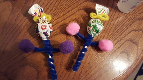 Cheerleading suckers :) Sport Craft, Cheerleading, Baby Mobile, Craft Ideas, Sports