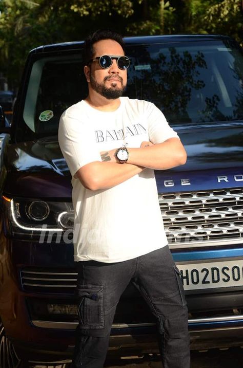 Get all the information about Mika Singh spotted in Andheri Mika Singh, Sony Tv, Home Movies, White Undershirt, Celebrities, Mens Tshirts, Mens Tops