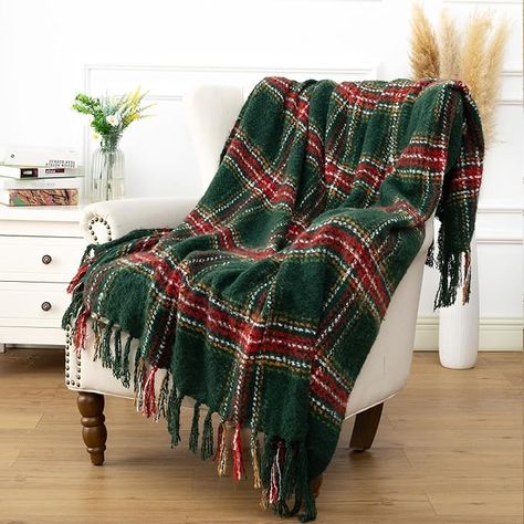 Ralph Lauren Christmas, Red Christmas Decor, Christmas Throw Blanket, Classic Christmas Decorations, Green Couch, Plaid Throw Blanket, Farmhouse Halloween, Quilted Throw Blanket, Cashmere Blanket