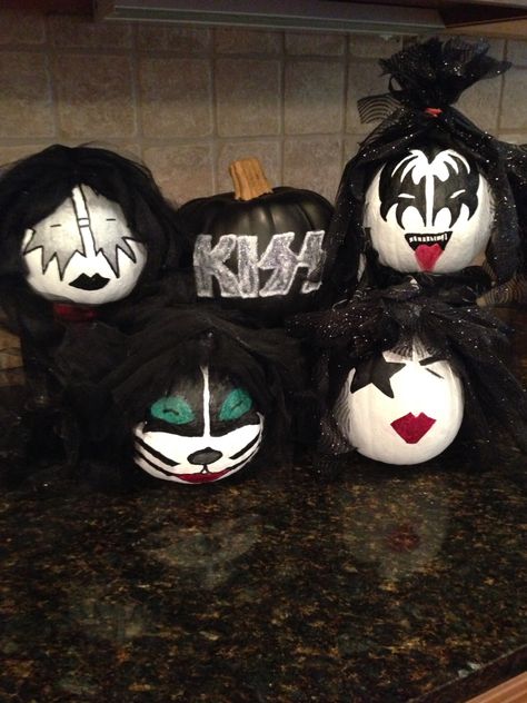 My KISS painted pumpkins Kiss Pumpkin Painting, Joker Pumpkin Painting, Kiss Pumpkin, Joker Pumpkin, Pumkin Ideas, Pumpkin Designs Painted, Pumpkin People, Creative Pumpkin Decorating, Scary Pranks