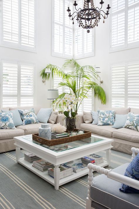 Hamptons Style Living Room, Hamptons Style Homes, Hamptons Beach, Coastal Decorating Living Room, Coastal Living Rooms, Beach House Interior, Hamptons House, Coastal Living Room, Beach House Design