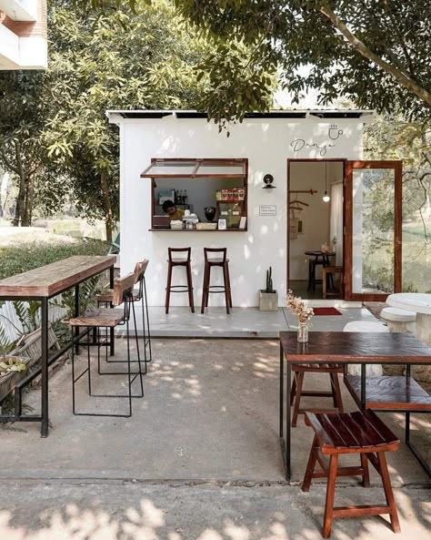 Mini Cafe, Outdoor Restaurant Design, Small Coffee Shop, Small Cafe Design, Cafe Shop Design, Kiosk Design, Coffee Shops Interior, Cafe House, Outdoor Cafe