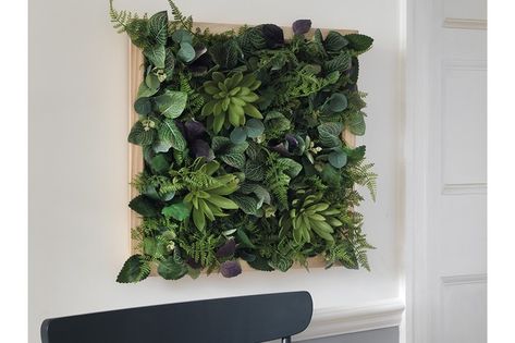 How to create a faux foliage living wall as a quirky way to brighten up a bare spot in your home Faux Plant Wall Decor, Faux Plant Wall, White Wicker Furniture, Deck Outdoor, Artificial Green Wall, Small Picture Frames, Artificial Plant Wall, Plant Wall Decor, Greenery Decor