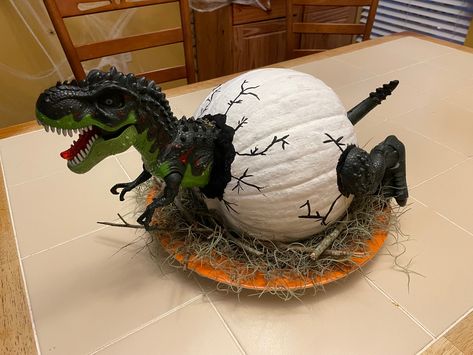 Mini Pumpkin Contest Ideas, Disguise A Pumpkin Project, Pumpkin Painting Dinosaur, Dragon Painted Pumpkin, Winning Pumpkin Painting Contest Ideas, Dinosaur Pumpkin Decorating Ideas, Dragon Pumpkin Decorating, Painting Ideas Dinosaur, Horse Pumpkin Decorating