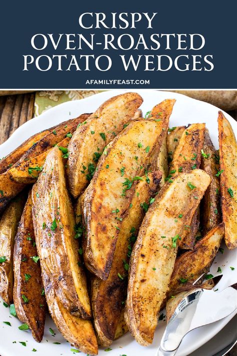 Crispy Oven-Roasted Potato Wedges Roasted Potatoes Russet, Broasted Potatoes, Crispy Potatoes In Oven, Oven Fried Potatoes, Russet Potato Recipes, Crispy Potato Wedges, Roasted Potato Wedges, Potato Wedges Recipe, Potatoes In Oven