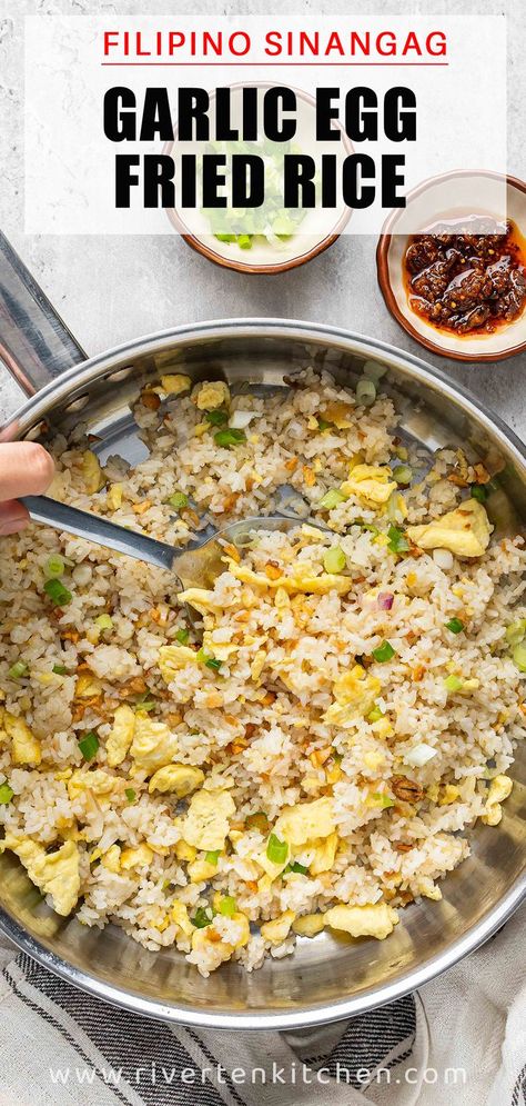 Fried rice with toasted garlic and eggs Filipino Garlic Fried Rice, Garlic Rice Recipes, Phillipino Food, Easy Filipino Recipes, Filipino Breakfast, Philippines Recipes, Fried Rice With Egg, Garlic Fried Rice, Egg Fried Rice