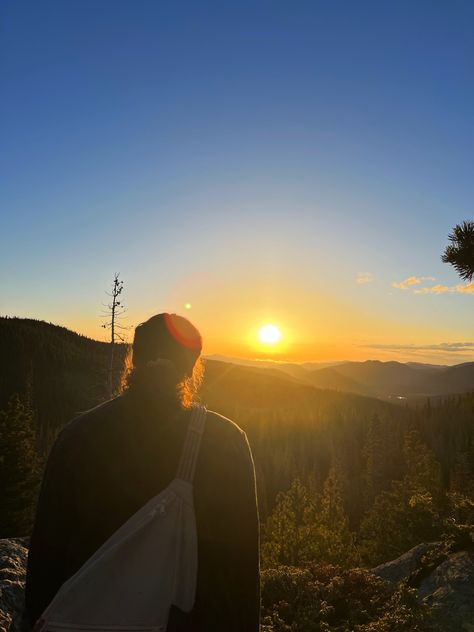 #sunrise #mountains #hiking #colorado Colorado, Hike Aesthetic, Friends Vibe, Hiking Colorado, Mountains Hiking, Hiking Aesthetic, Retro Poster, Golden Hour, Monument Valley