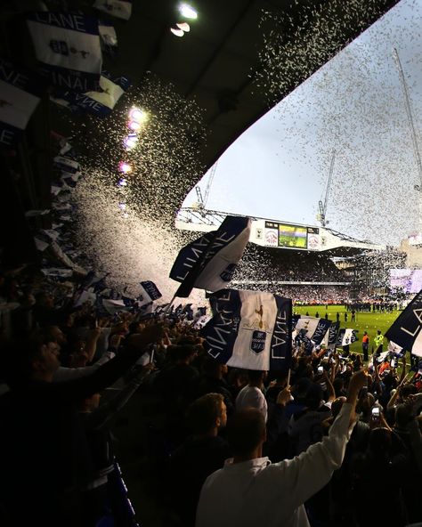 Tottenham Hotspur on Instagram: “On this day five years ago, we said goodbye to White Hart Lane in style 💙 Who was there for that famous win over Manchester United?” White Hart Lane, White Hart, St Pauli, Tottenham Hotspur, Manchester United, Confetti, In Style, Manchester, Iphone Wallpaper