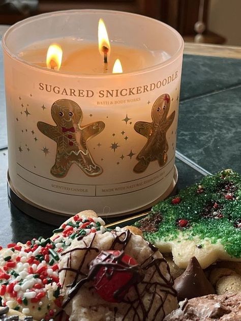 Indulge in the cozy warmth of the season with a sweet symphony of sugared spices dancing in the air #aesthetic #candle #inspo #christmas #snickerdoodle #winter #xmas Christmas Mood Aesthetic, Christmas Candle Aesthetic, Simple Christmas Aesthetic, Cool Christmas Decorations, Christmas Candles Aesthetic, Xmas Vibes, Christmas Dreaming, Cosy Christmas, Christmas Inspo