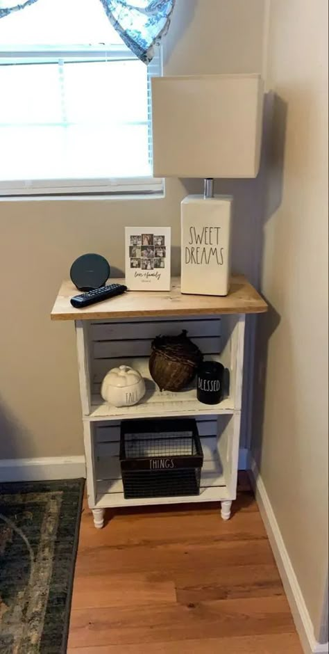 Crate End Tables Diy, Wooden Crate Side Table, Wood Crate Nightstand Diy, Diy Nightstand Ideas Cheap, Crate Table Diy, Crate Nightstand Diy, Wood Crate Nightstand, Crate Bedside Table, Wooden Crates Nightstand