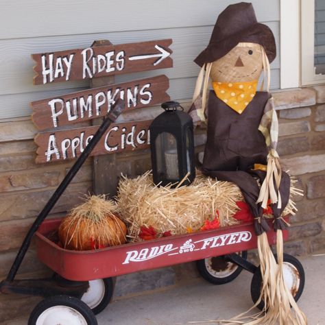 Wagon Decor Outdoor, Small Wagon Decor Ideas, Fall Wagon Display, Wagon Fall Decor Ideas, Fall Decorations With Wagon, Wagons Decorated For Fall, Fall Decor With Wagon, Fall Red Wagon Display, Red Wagon Fall Decor