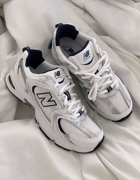 Nb Shoes, Pretty Sneakers, Pretty Shoes Sneakers, Shoe Wishlist, Shoe Inspo, Aesthetic Shoes, Swag Shoes, Nike Shoes Women, Wedge Sneakers