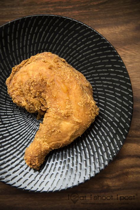 This is my fried chicken recipe which combines the best of asian style fried chicken with Southern fried chicken. It's like KFC with an asian flavour! Kanto Fried Chicken, Perfect Fried Chicken, Fried Chicken Legs, Fried Chicken Recipe, Southern Fried Chicken, Fried Chicken Wings, Pacific Islands, Fish Curry, Fried Chicken Recipes