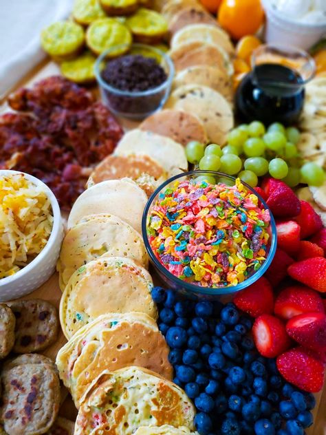 Cereal Charcuterie Board, Breakfast Charcuterie Boards, Charcuterie Breakfast, Platter Boards, Breakfast Charcuterie Board, Breakfast Charcuterie, Fruity Pebbles Cereal, Pebbles Cereal, Flavored Pancakes