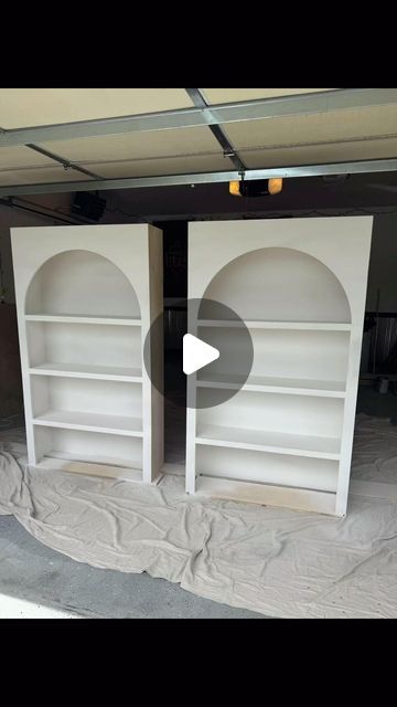 Kerry & Brenda | DIY besties on Instagram: "These arched shelves for the builtins are done! We used 3/4” plywood to make the arches and attached the arch to 1x3” poplar boards using pocket holes to create three face frame and used 1x2’s across the front of the shelves.   We filled the nail holes with wood filler, used bondo to cover the countersunk screws on the sides and caulked all the inside seams. Then we painted using our spray gun.   We can’t wait to install these next week! Follow along as we finish these built ins and for all of our other DIY projects! Cheers! 🥂" Diy Arch Shelves, Diy Arch Built In, Building A Bookshelf Wall, Arch Built In Shelves, Diy Arched Bookcase, Arched Shelves, Arched Shelf, Pocket Holes, Built In Shelves Living Room