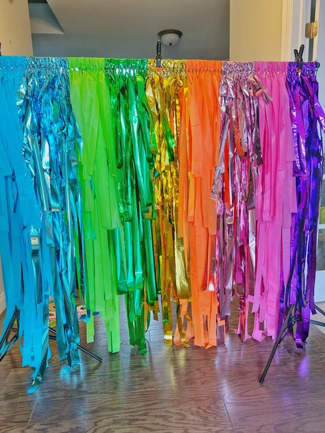 Holiday Party Backdrop, Backdrop For Christmas, Colorful Backdrop, Rainbow Backdrop, Rainbow Party Decorations, 80s Theme Party, Vbs Themes, Fiesta Theme Party, Montessori Toddler Activities