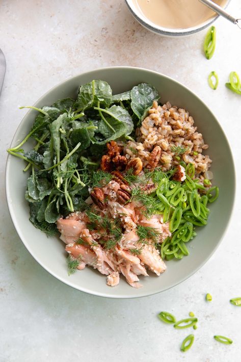 salmon farro bowl Farro Bowl Recipe, Honey Pecans, The Palatable Life, Farro Bowl, Palatable Life, Grain Bowl Recipe, Clean Meal Prep, Lemon Tahini Dressing, Crusted Salmon