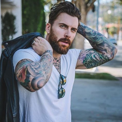 Levi Stocke, Man With Tattoos, Tatto Boys, Mens Hairstyles Medium, Short Hairdos, Beard Tattoo, Portrait Poses, Beard Styles, Bearded Men