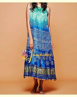 Bhandani Dress Design, Bandhej Kurti Designs, Kurti Ideas, Blue Kurti, Bandhani Dress, Casual Indian Fashion, Designer Kurtis, Dress Indian Style, Desi Fashion